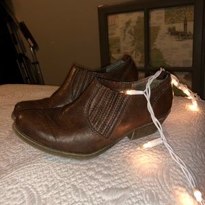 Big Buddha brown boots